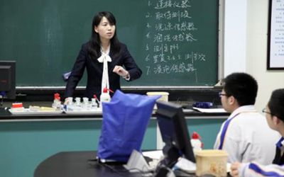 找一个可以记录教师出勤课时管理的软件