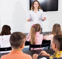 老师借助排课表管理软件精确统计分析课耗