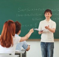 能算出老师代课绩效的考勤管理软件