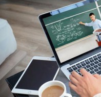 疫情对培训行业有何影响?培训机构直播系统来救急!